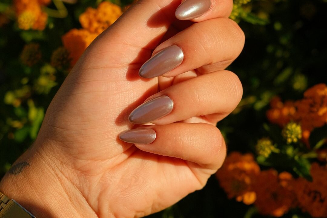 Almond nails with a gel manicure